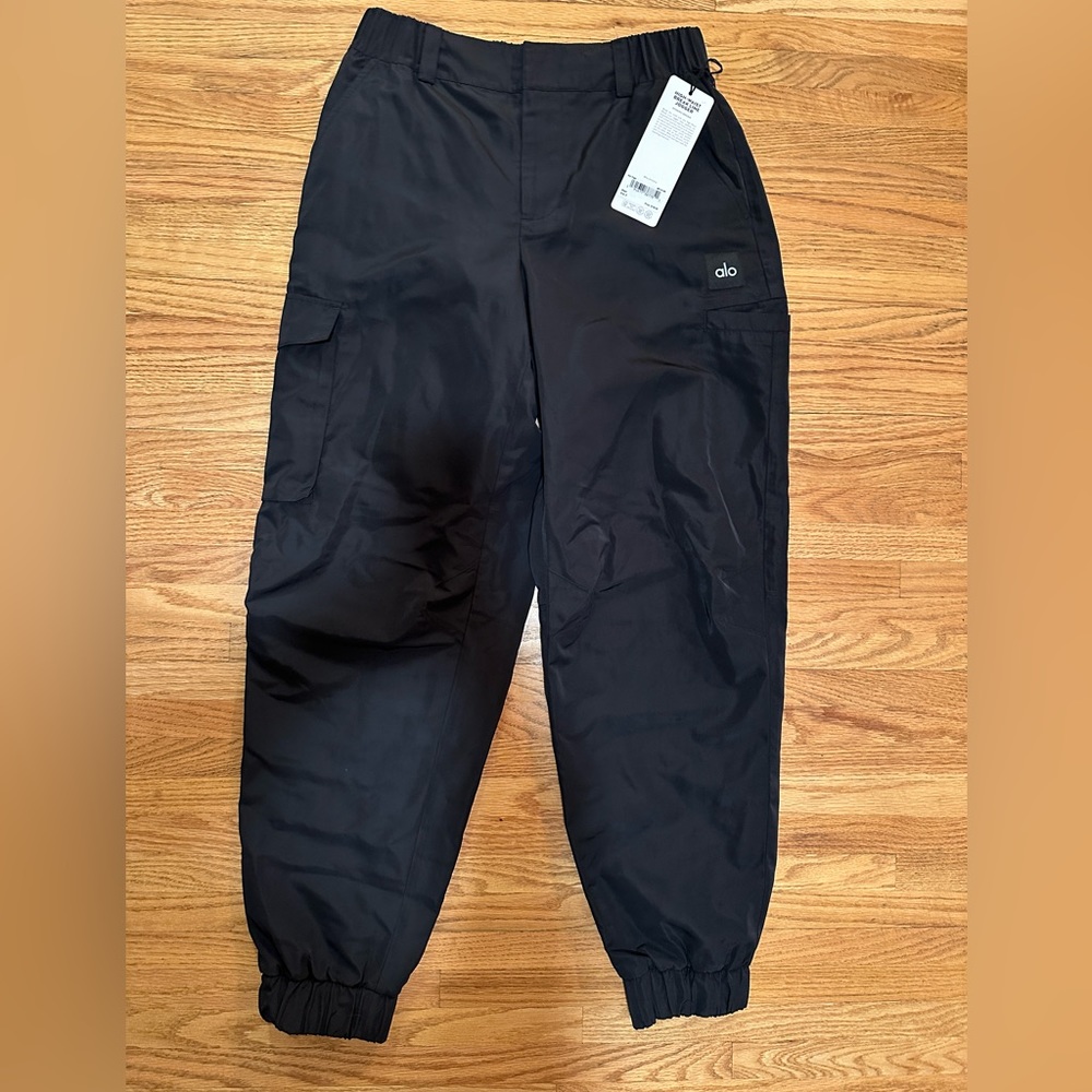 ALO yoga high waist break line jogger pant Black size small NWT!